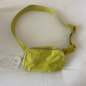 lulu belt bag!!